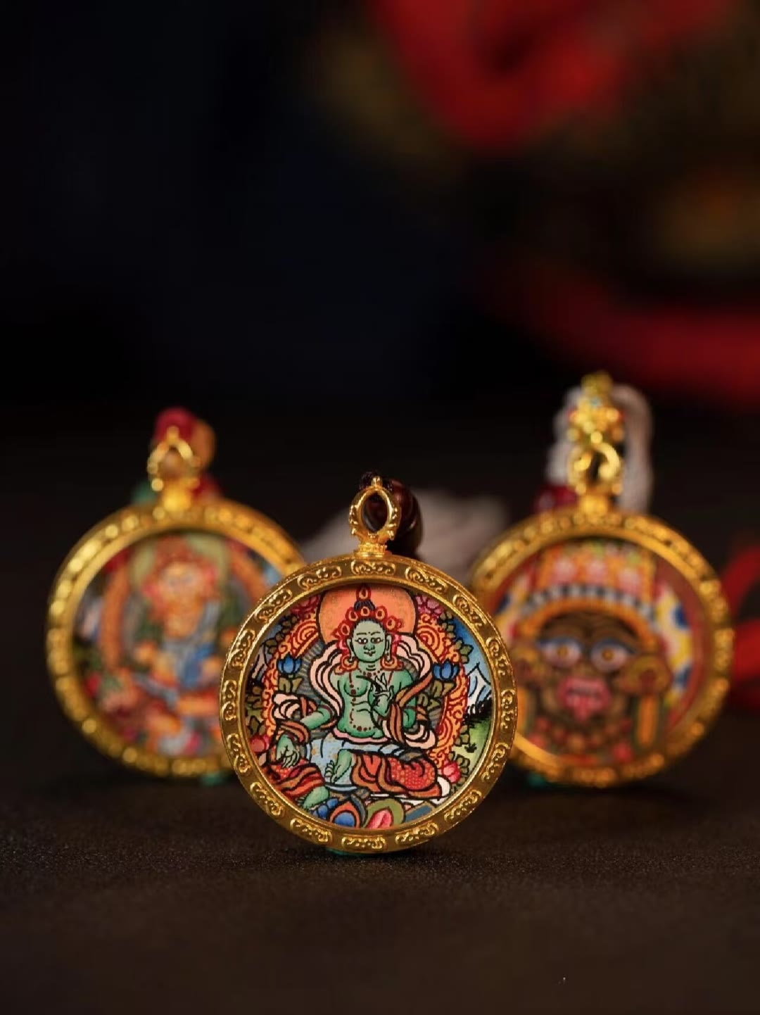 Thangka: A universe woven on cloth